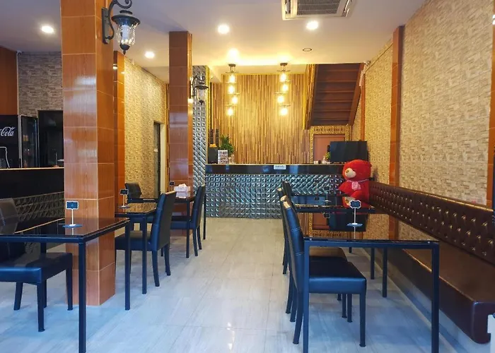 Baanpin Hostel *