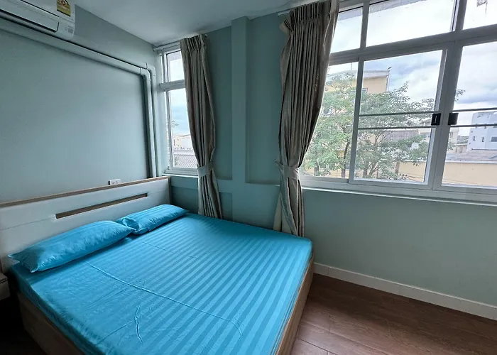 Baanpin Hostel *