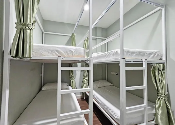 Auberge de jeunesse Baanpin *